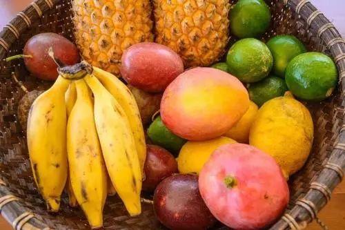 冰箱上別再放這3樣?xùn)|西，費(fèi)電又減壽命，趕緊看！