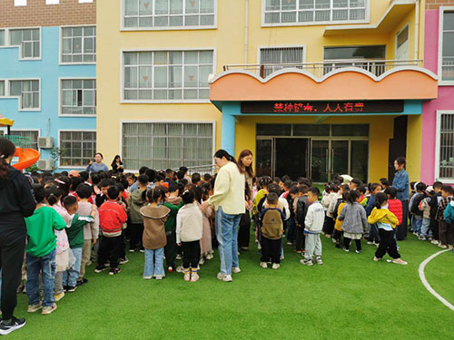 禁毒宣傳進幼兒園活動1.jpg